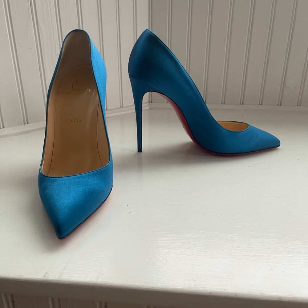 Christian Louboutin beautiful blue heels! Mint condition! - Picture 3 of 6